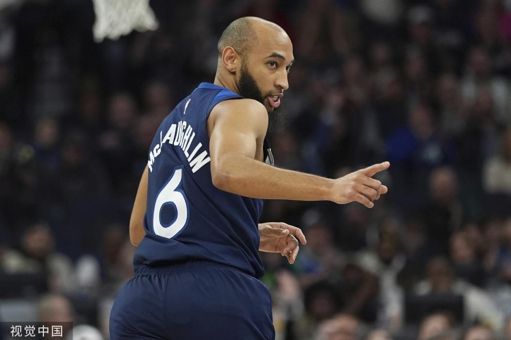 表现吸引了 表现吸引了