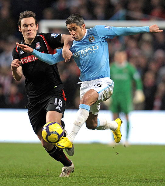 不绝于耳 不绝于耳