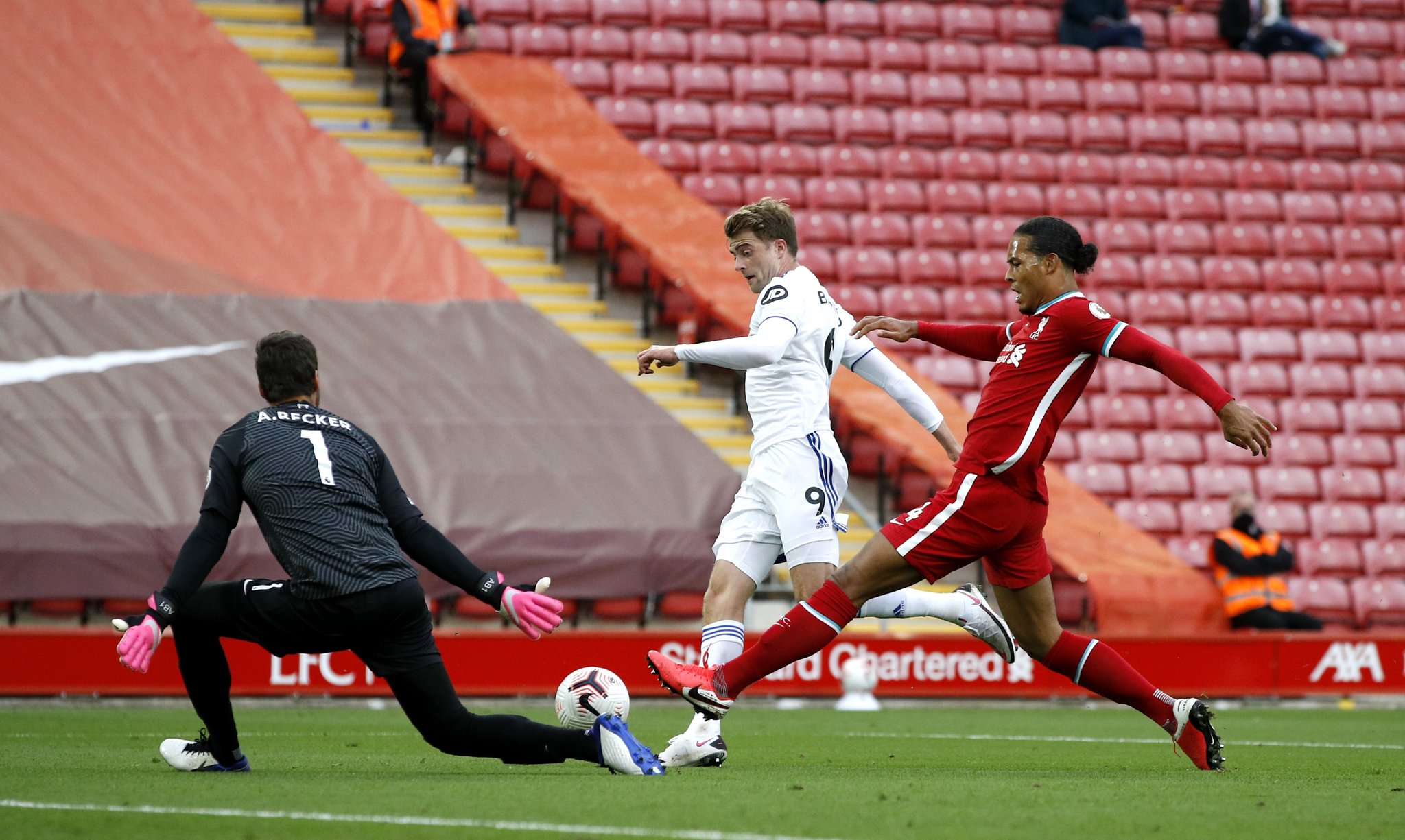 范翁德伦以 范翁德伦以